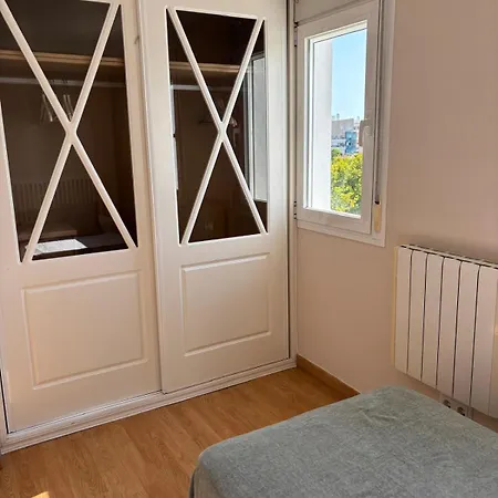 Luminoso En El Centro De דירה